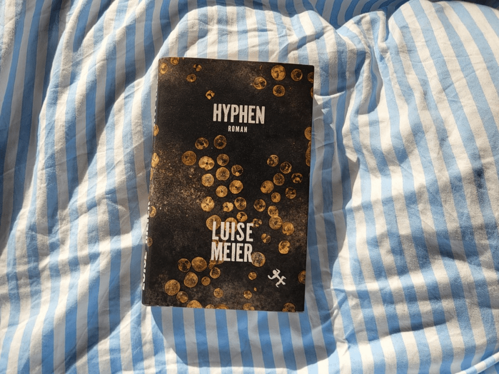 Buchcover von "Hyphen"